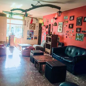 2* Pensión Otro Mundo